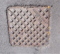 Manhole Diagonally Split N19 Name Top R Diagonally