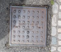 Manhole Square Pattern Loose 7 x 7 Central Name EXETER St Thomas