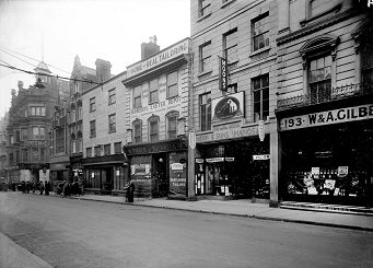1933 View of the shop at 190 High Street, looking west