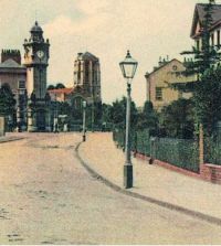 ‘Grovelands’ lamp post in New North Road